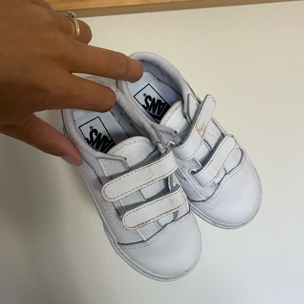 Toddler 9.5 white leather old skool vans